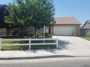 209 Spectacular Bid Dr, Bakersfield, CA 93307