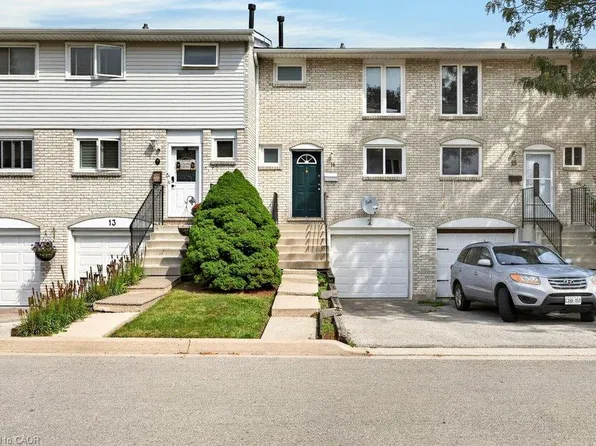 120 Quigley Rd #14, Hamilton, ON L8K 6L4
