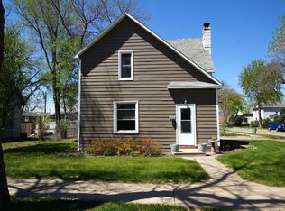 902 S 3rd St, Aberdeen, SD 57401