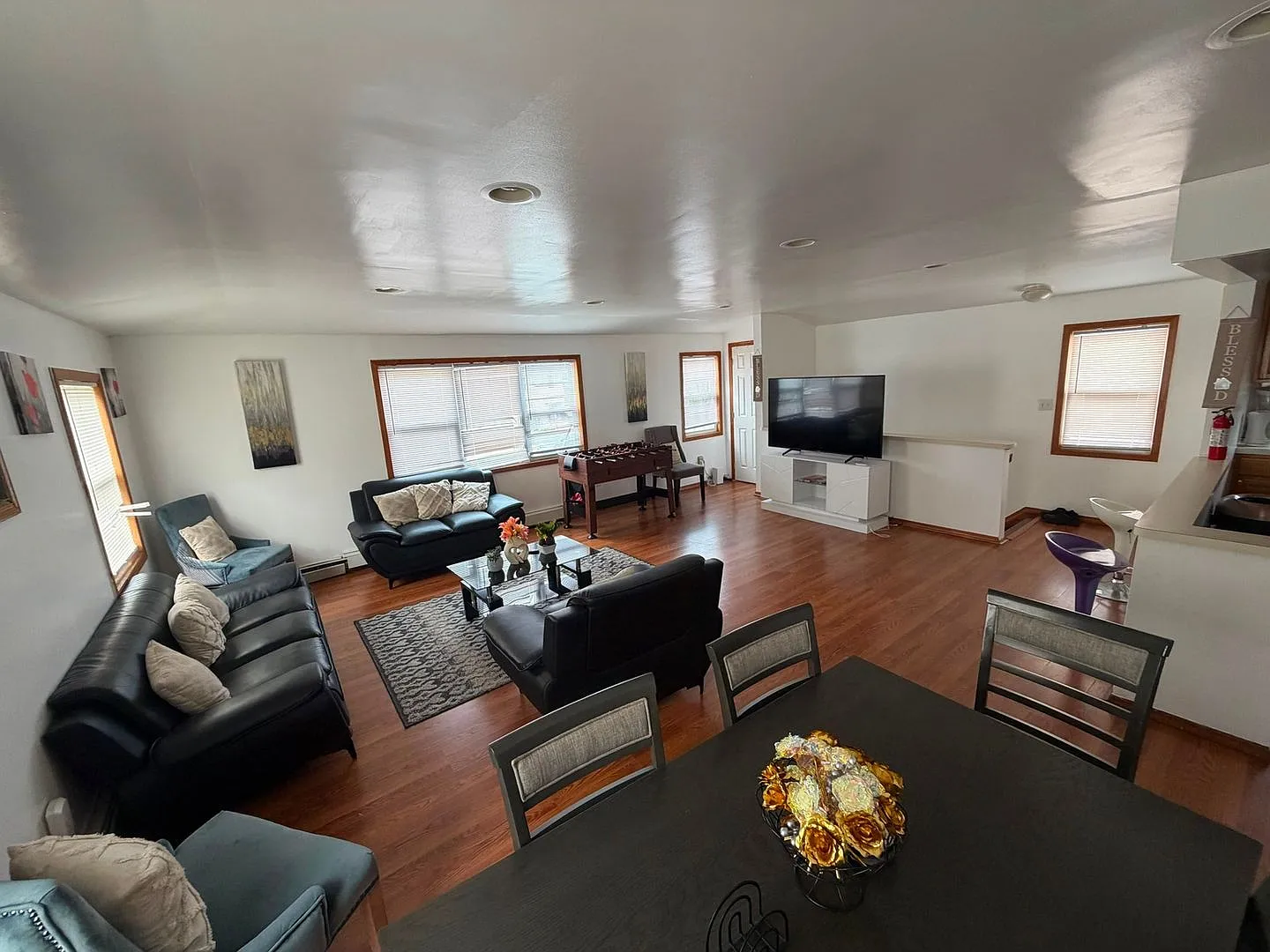 Spacious 3BR in Springfield Gardens — Photo 1