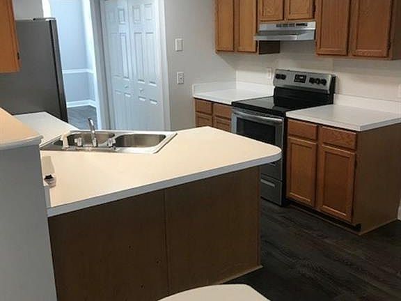 3rd image of 6445 Glenbrook Dr