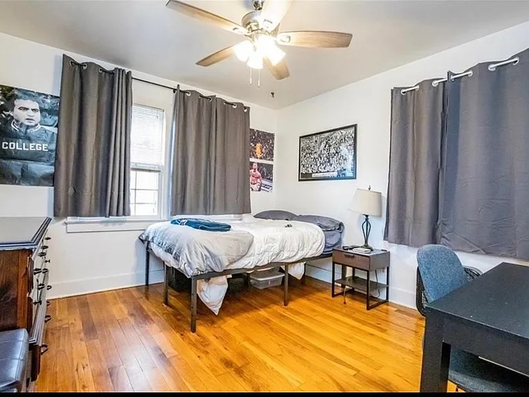311 W Adams St — Photo 9