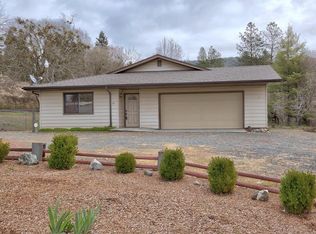 1443 NE 9th St, Grants Pass, OR 97526