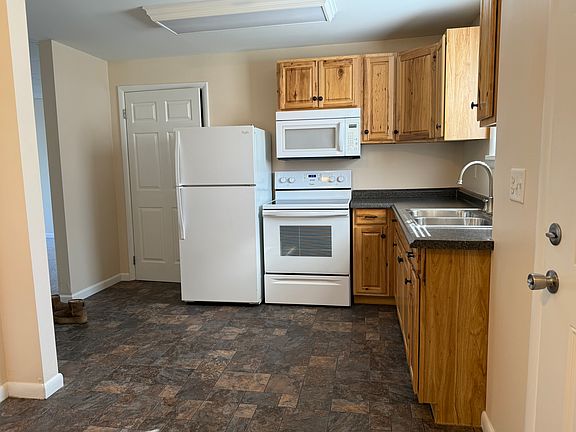 5th image of 16 East Ave #2