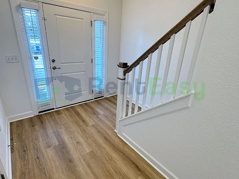 4918 Breck Ln — Photo 3