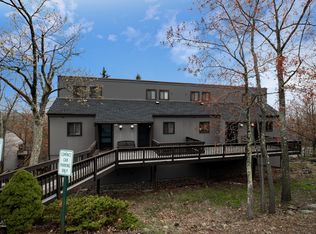 113 Cross Country Ln, Tannersville, PA 18372