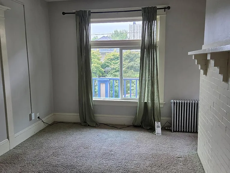 2265 NW Hoyt St #8 — Photo 6