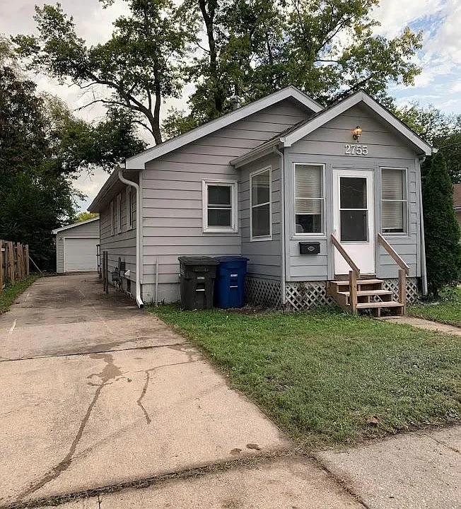 2755 Indianapolis Ave