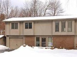 16 Carriage Ln, West Milford, NJ