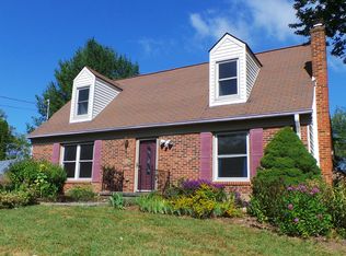 351 Rolling Hills Dr, Christiansburg, VA 24073