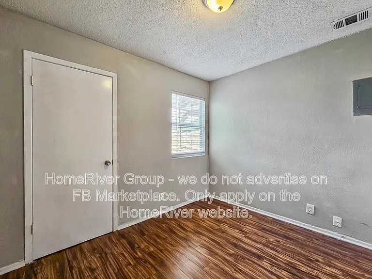 9900 Roxanna Dr #B — Photo 8