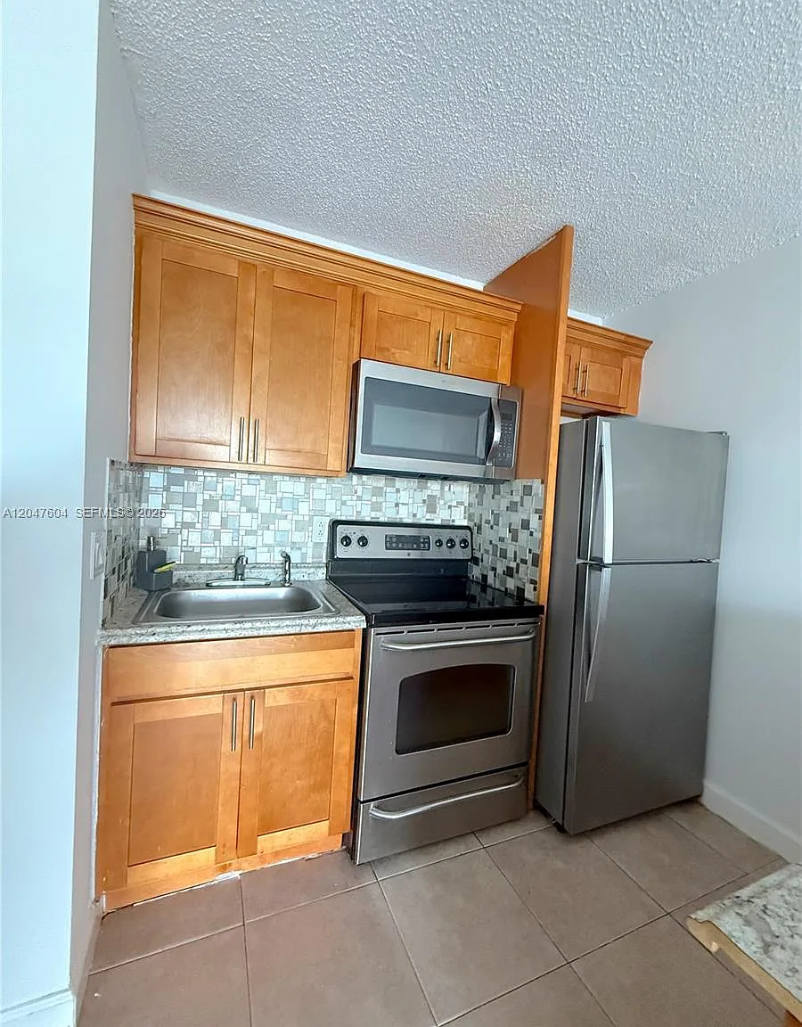 Saga Bay Gardens Condo — Photo 3
