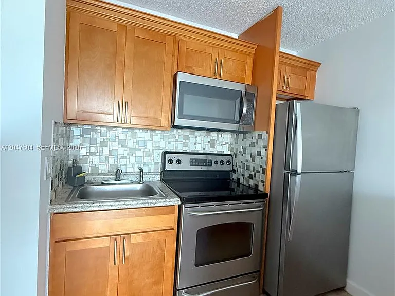 8260 SW 210th St #315 — Photo 3