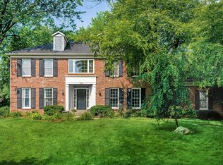 702 Hickory Ln, Anchorage, KY