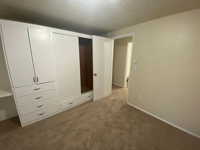 Annaron Apartments — Photo 16