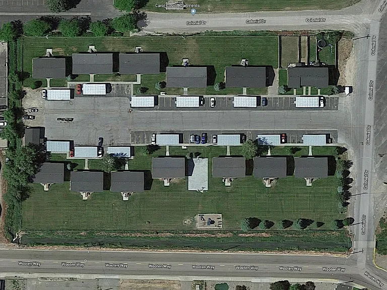 270 Carol Dr #1 — Photo 1