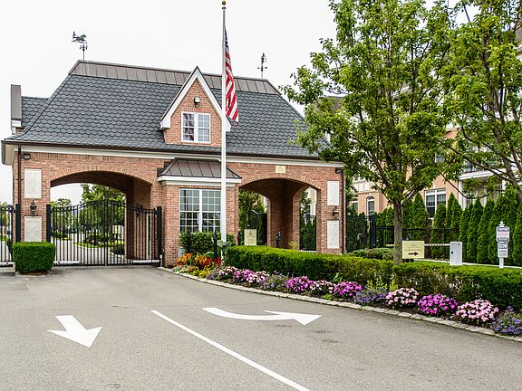 2nd image of 368 Trotting Ln