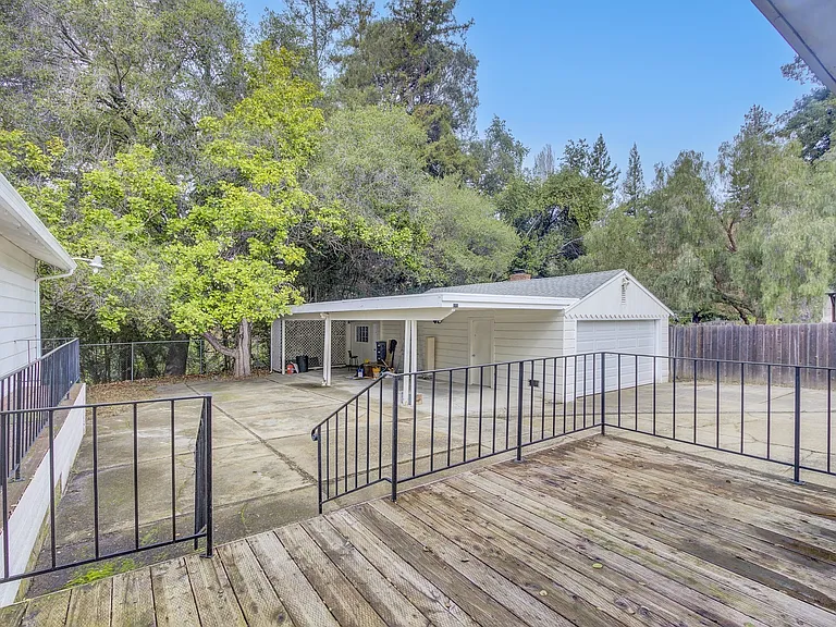 1290 Estudillo Ave — Photo 24