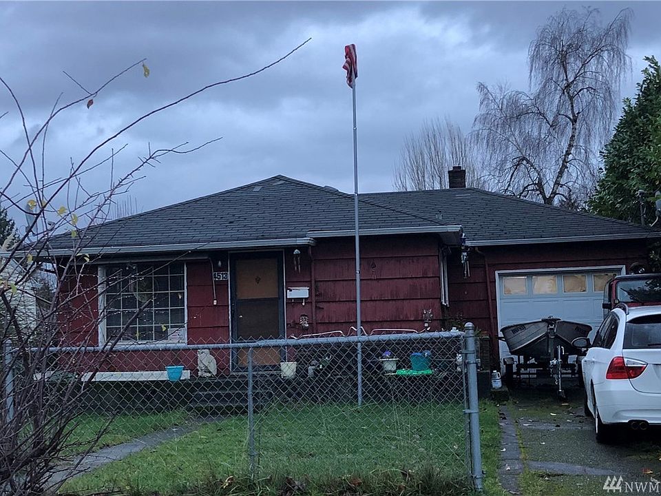 1st image of 4513 E B St