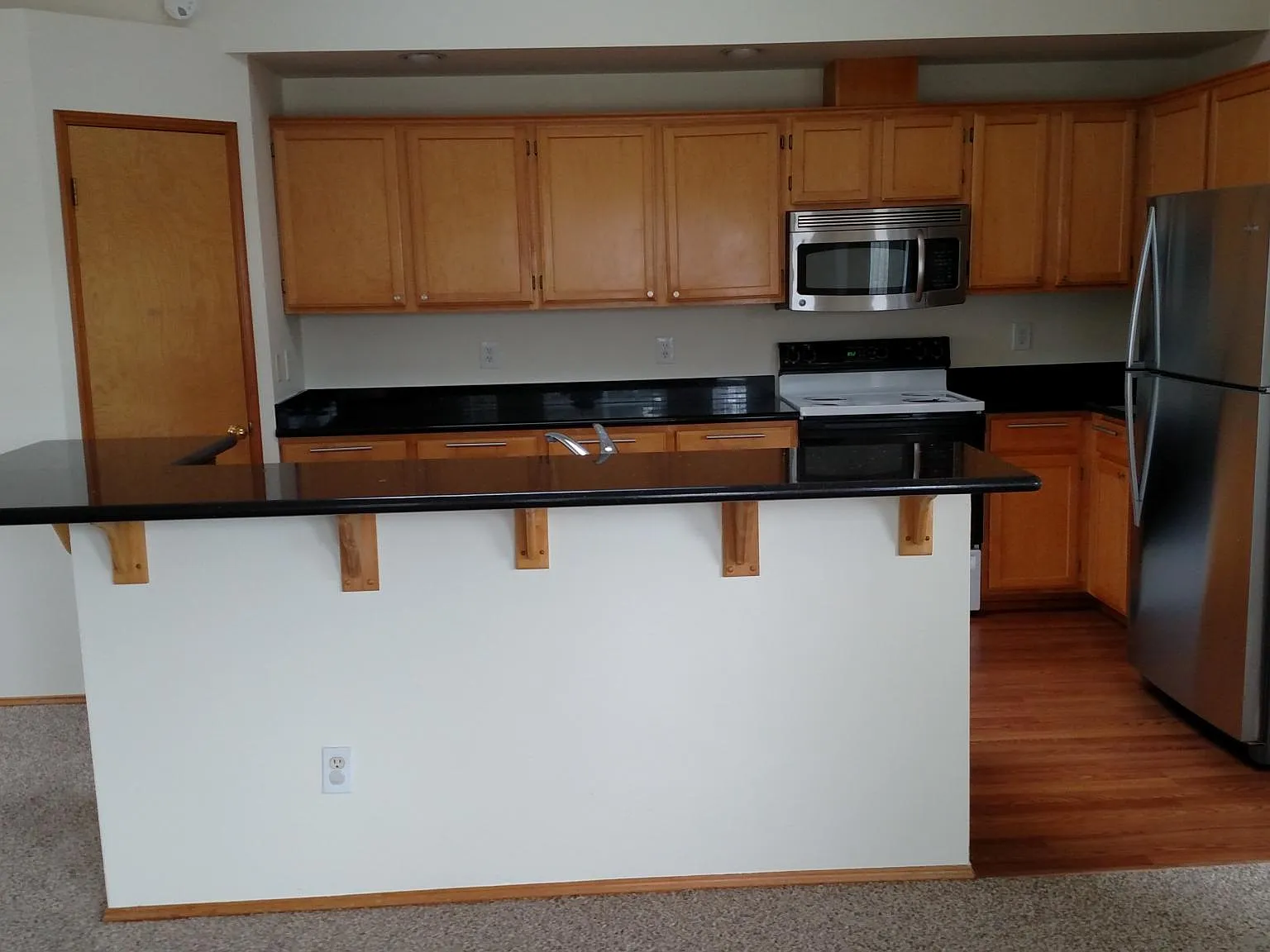 3 bed, 1530 sqft, $3,000 — Photo 3