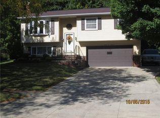 9300 Munich Dr, Parma, OH 44130