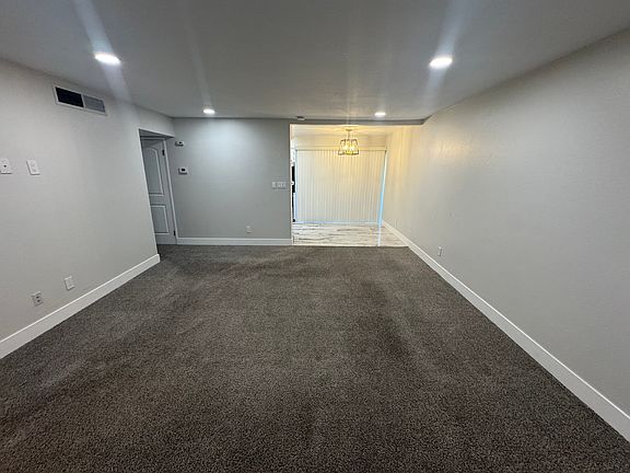 3rd image of 6020 N Poplar Ave #203