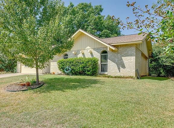2nd image of 1219 Brownwood Dr
