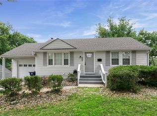 3121 NE 56th St, Kansas City, MO 64119