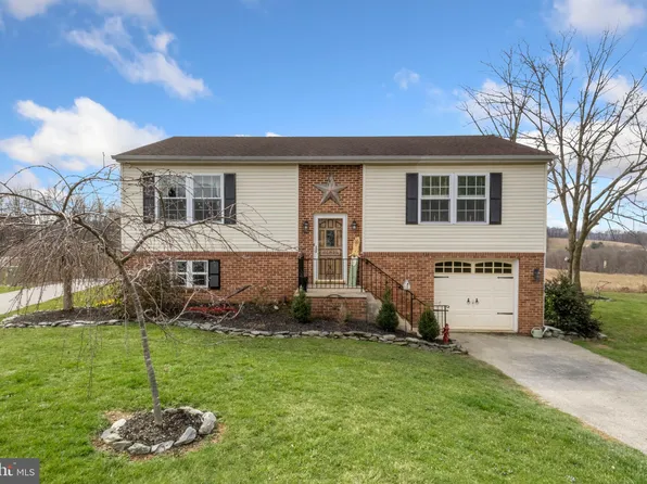 302 Paules Ct, Red Lion, PA 17356