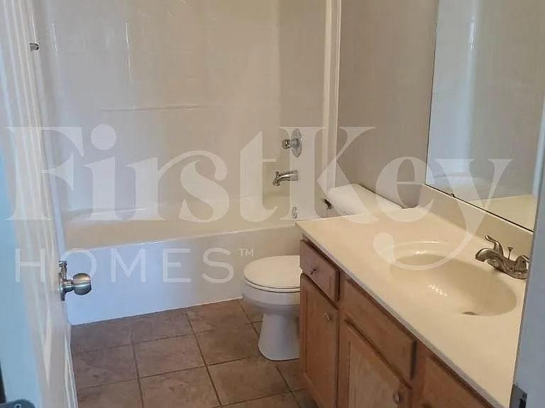 5606 Beechtree Ln — Photo 18