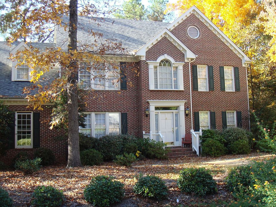 136 Lochwood West