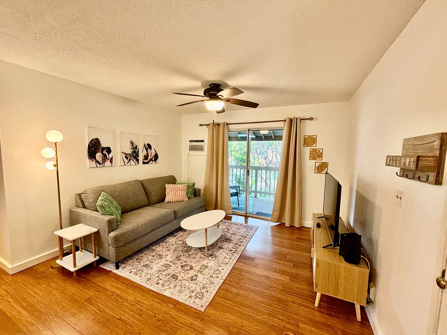 2 bed, 1.5 bath, 750 sqft, $3,000 — Photo 2