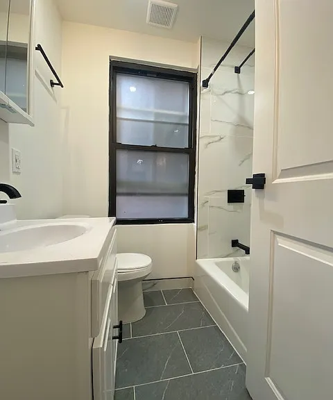246 W 4th St #3 — Photo 7