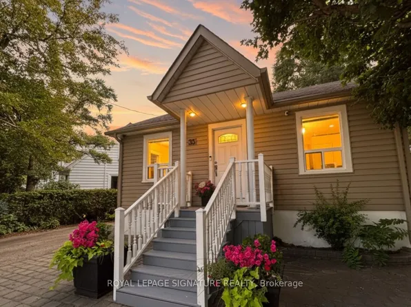 33 Cochrane Dr, Toronto, ON M8Z 3Z4