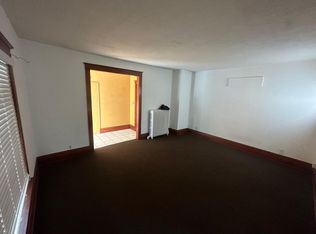 933-935 Garfield Ave, Aurora, IL 60506