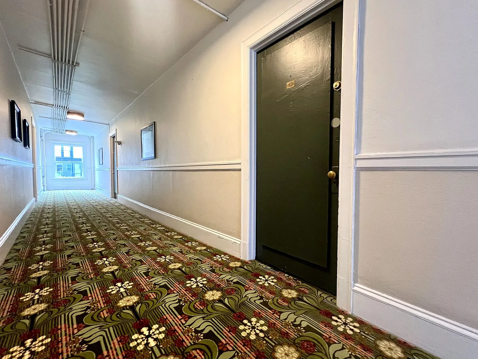 Park Apartments — Photo 4