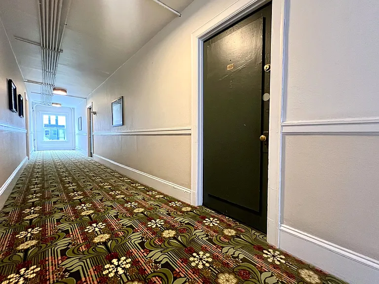 Park Apartments — Photo 4