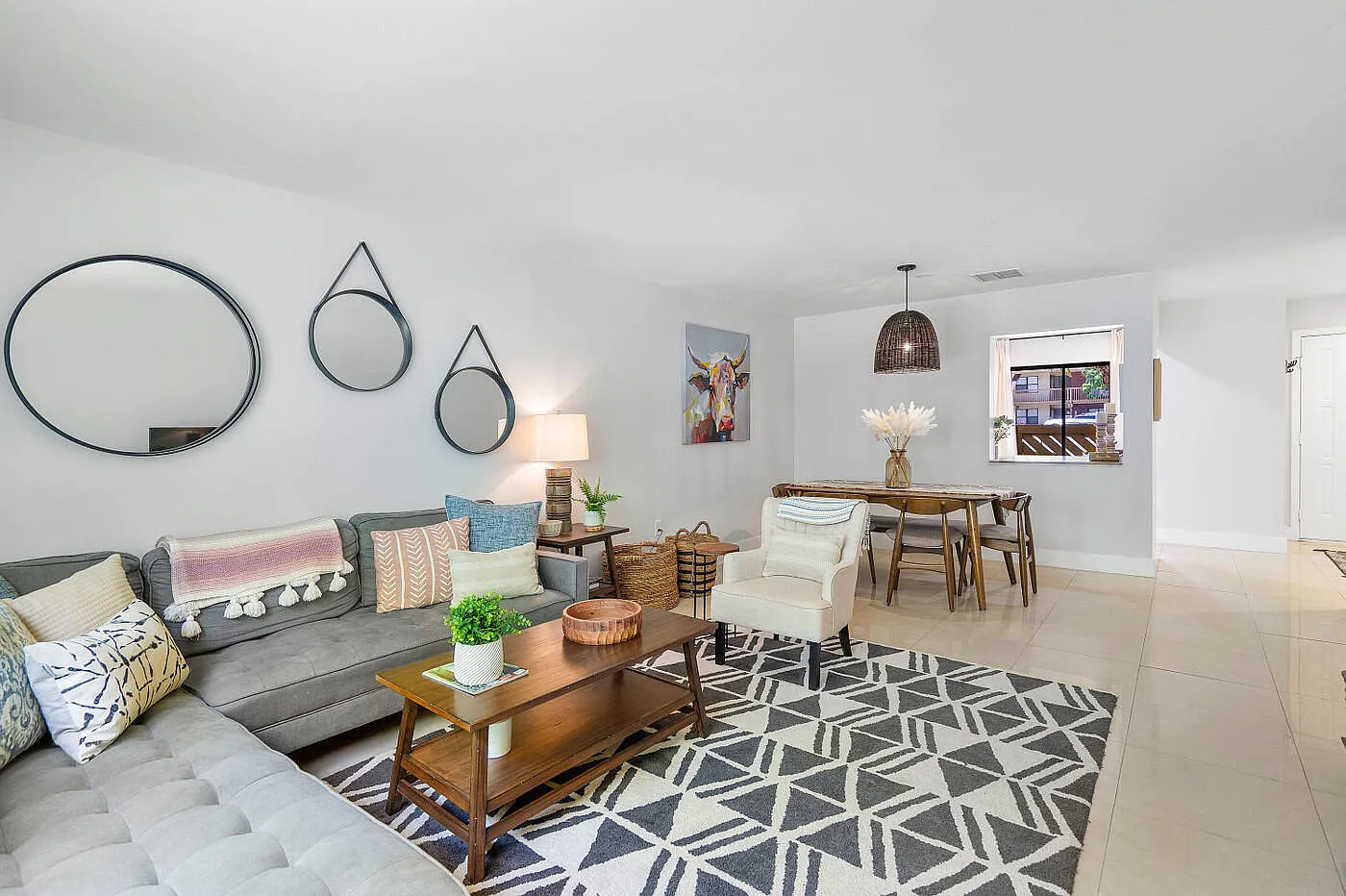 3 bed, 2.0 bath, 1300 sqft, $5,000 — Photo 4