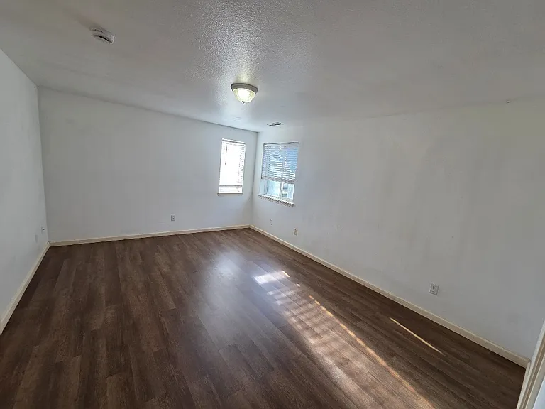 923 Charter Pl NE #923 — Photo 9