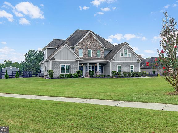 5th image of 14 Palomino Ct