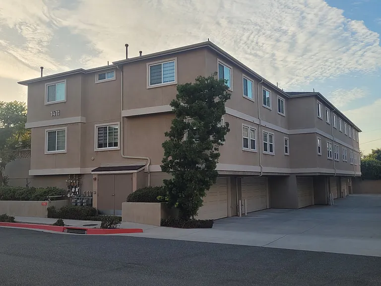 1411 Lomita Blvd #4 — Photo 1