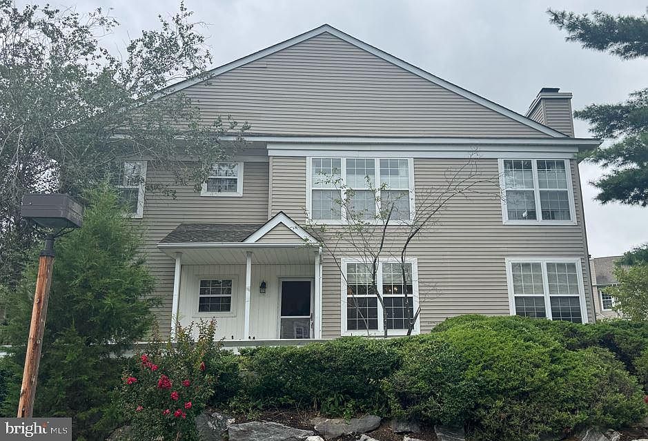 1st image of 128 Stewarts Ct #806