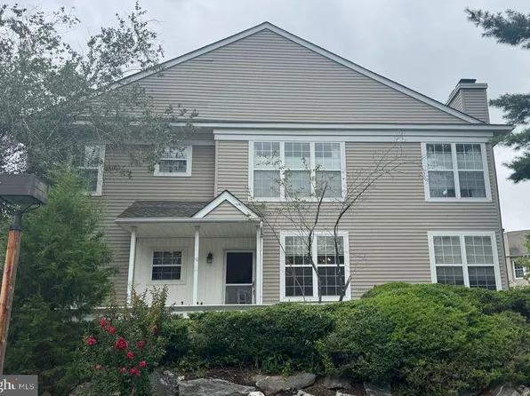 128 Stewarts Ct #806, Phoenixville, PA 19460