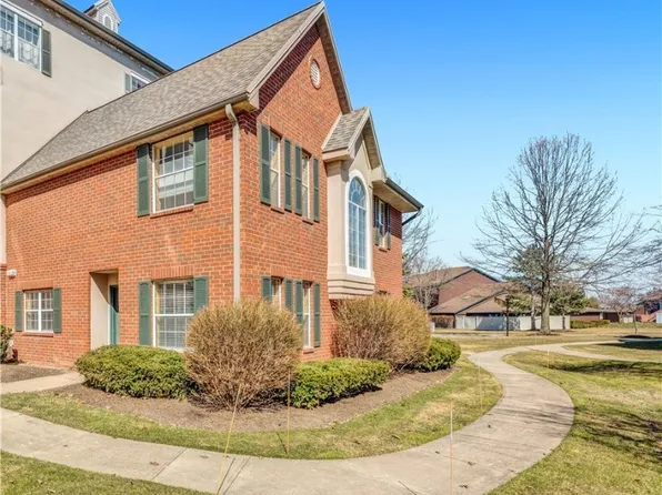 180 Fox Hollow Dr APT 200, Cleveland, OH 44124