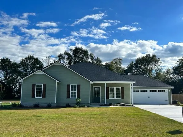 48 Lancer Ln, Ray City, GA 31645