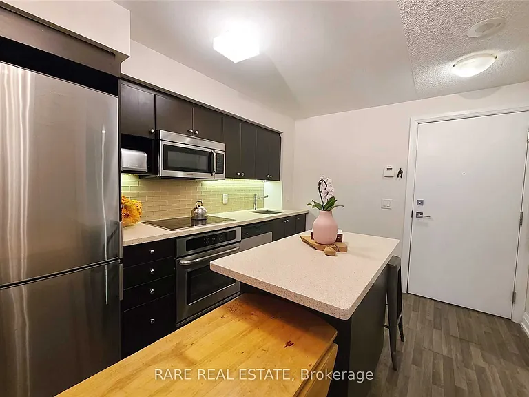 565 Wilson Ave #320W — Photo 4
