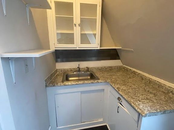 2nd image of 2522 Grove Ave APT 6