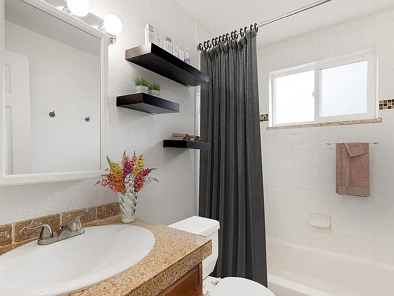 1245 Corona Street — Photo 4