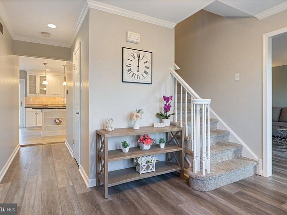 5th image of 73 Brookside Dr
