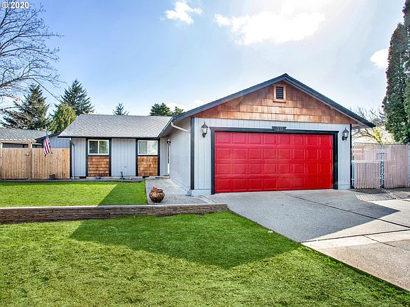 5th image of 311 SE 152nd Ct